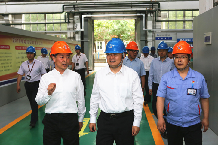 郝鹏参观调查Stake官网集团所属企业汽轮机公司